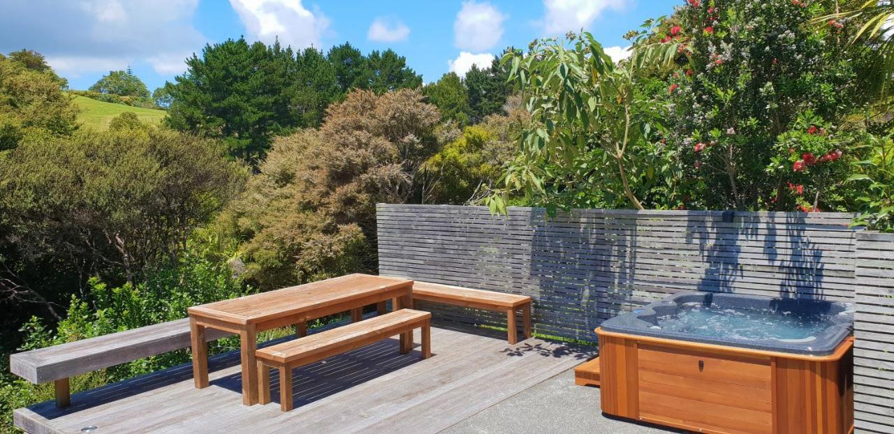 Karaka Sanctuary With Spa Pool By Waiheke Unlimited Oneroa المظهر الخارجي الصورة