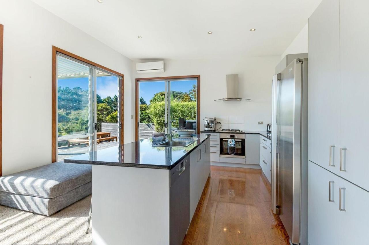 Karaka Sanctuary With Spa Pool By Waiheke Unlimited Oneroa الغرفة الصورة